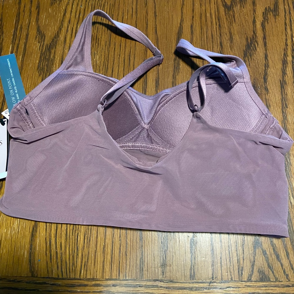 Victoria’s Secret sports bra - NWT. Size 32A